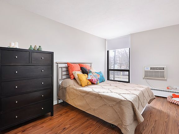 4th image of 1700 N North Park Ave APT 003P