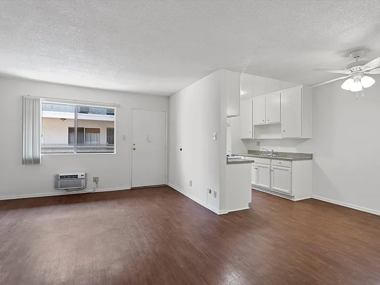 749 Garland Ave — Photo 16