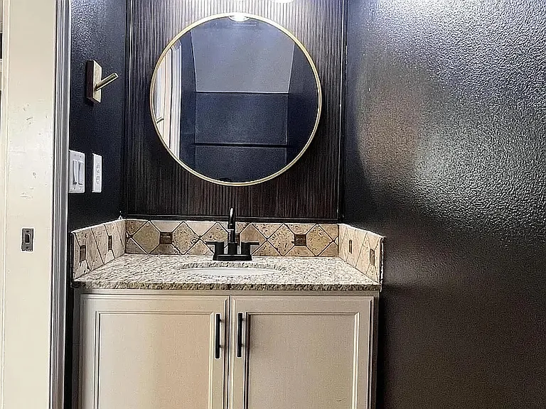 1108 N 1300 W — Photo 14