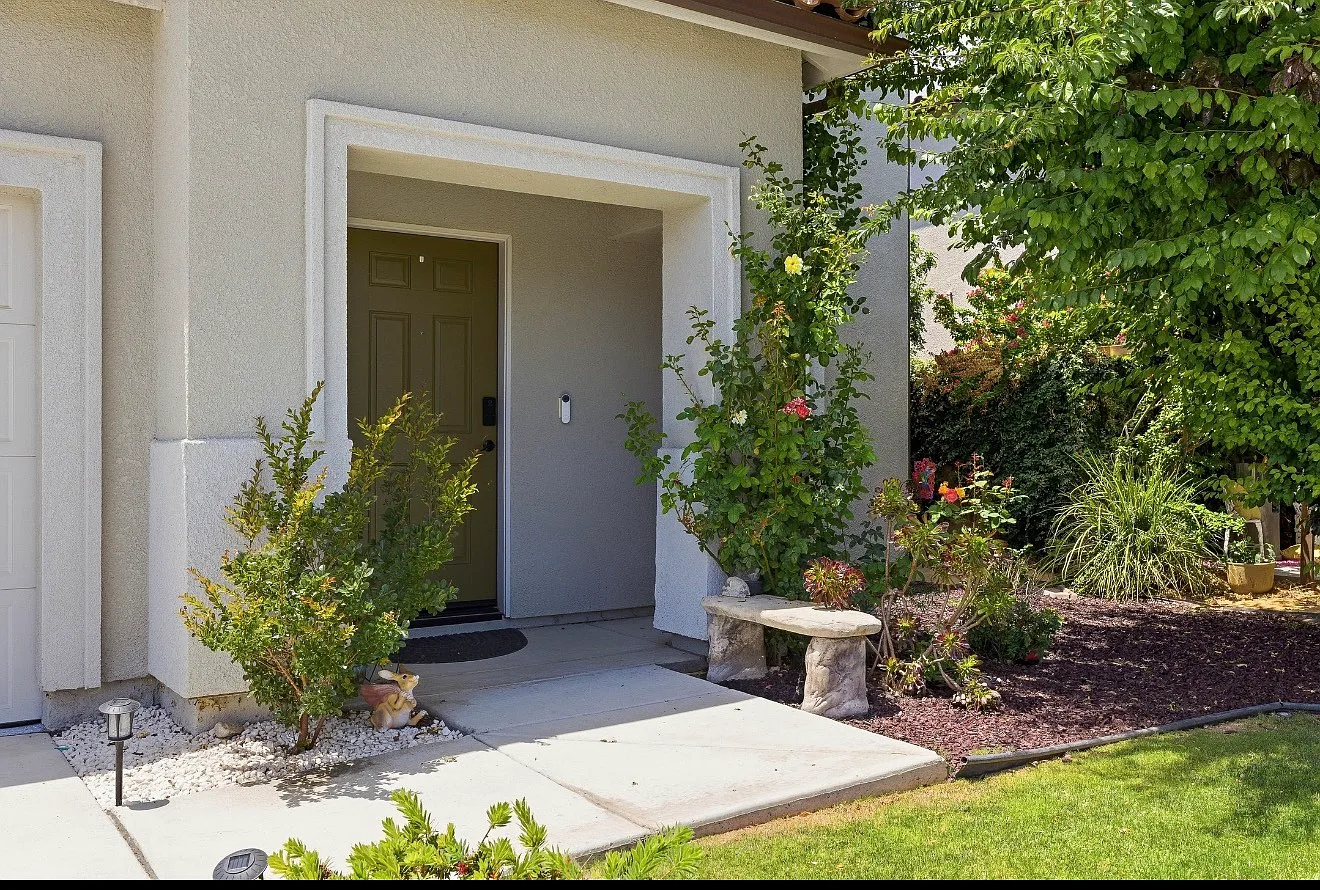 4 bed, 2.5 bath, 1900 sqft, $2,950 — Photo 1
