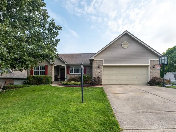 1151 Buck Ct, Fairborn, OH 45324