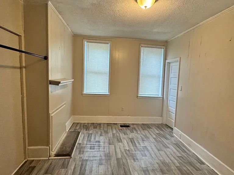 216 W Magnolia St — Photo 19
