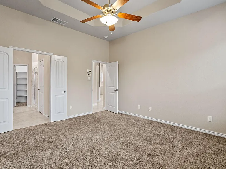 2104 Lake Cliff Dr — Photo 16