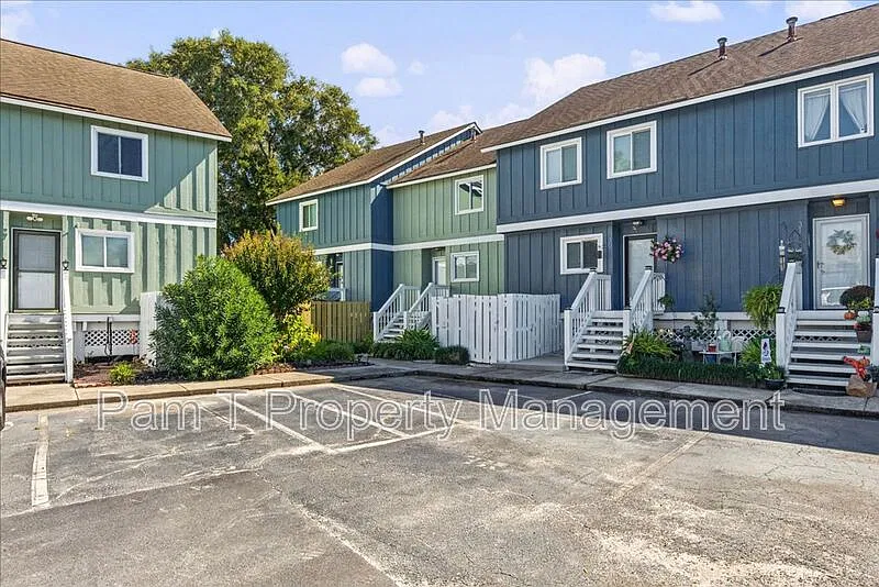 2 bed, 2.5 bath, 1750 sqft, $2,495 — Photo 1