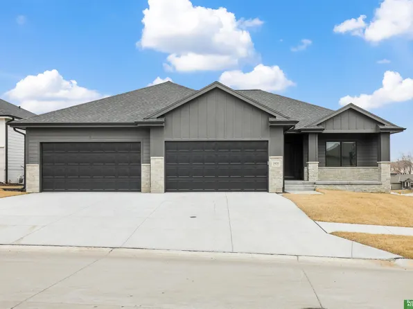 19830 Briar St, Gretna, NE 68028