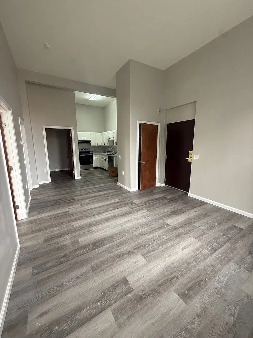 10 Grand St — Photo 2