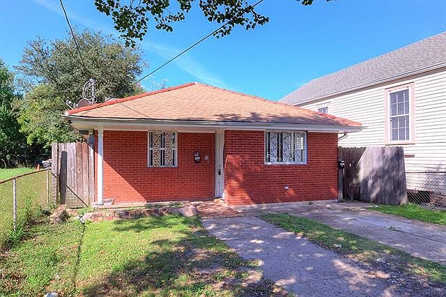1st image of 2028 Mandeville St