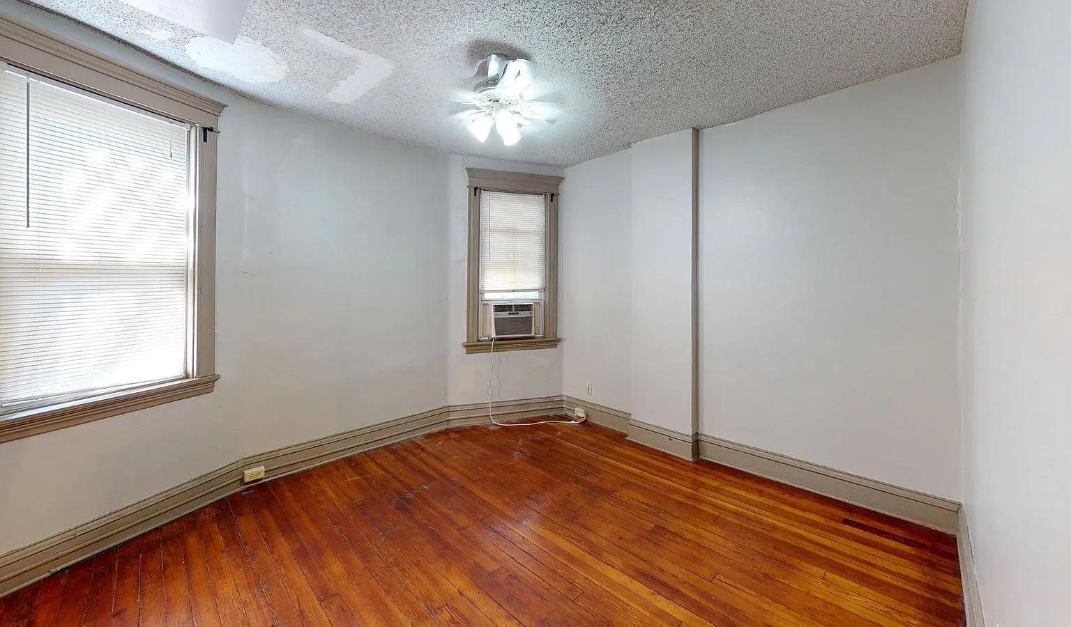 1 bed, 1.0 bath, $995 — Photo 3