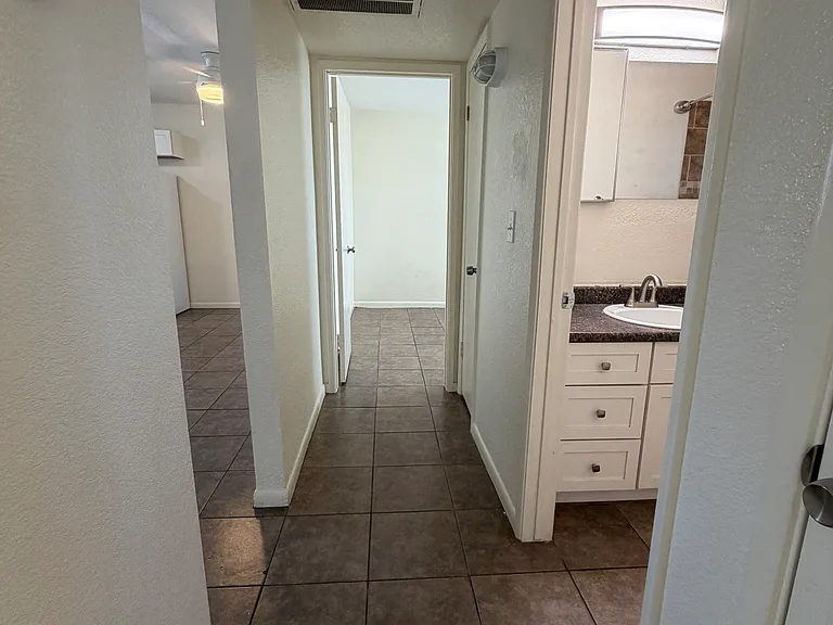 1420 E Brown St #B — Photo 17