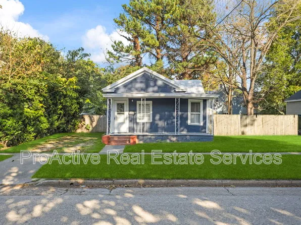 1217 Hull St, Chesapeake, VA 23324