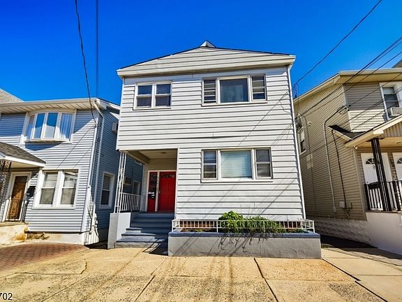 3rd image of 288 Devon St