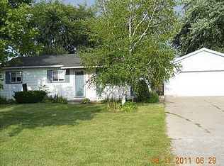 1129 S Mackinaw Rd, Kawkawlin, MI 48631