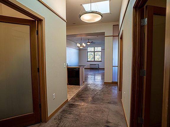 5th image of 2205 Ashland St #205