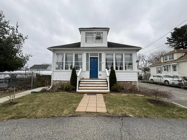 18 Prince St, Warwick, RI 02888