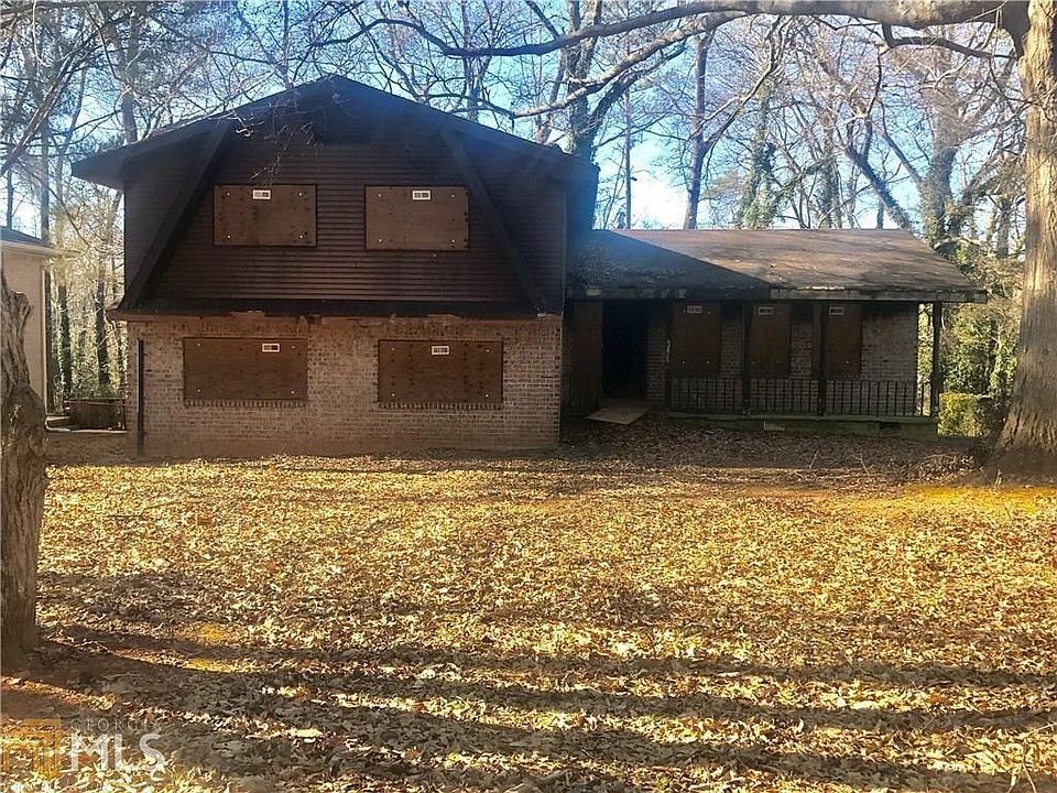 2nd image of 1403 Cornwall Rd