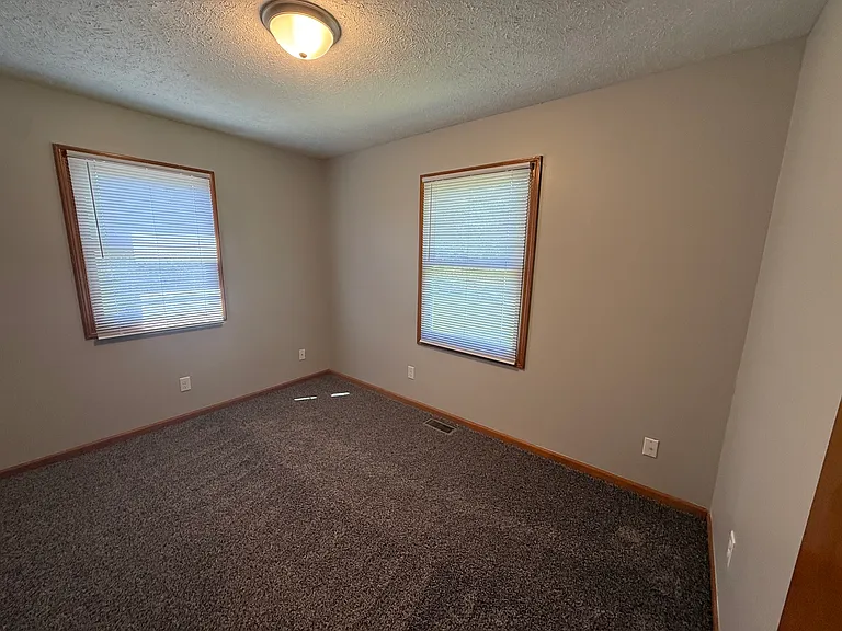 4933 Cannonsburg Rd NE — Photo 14