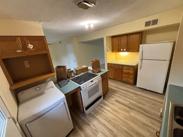3222 Rainier Dr, Lawrence, KS 66047