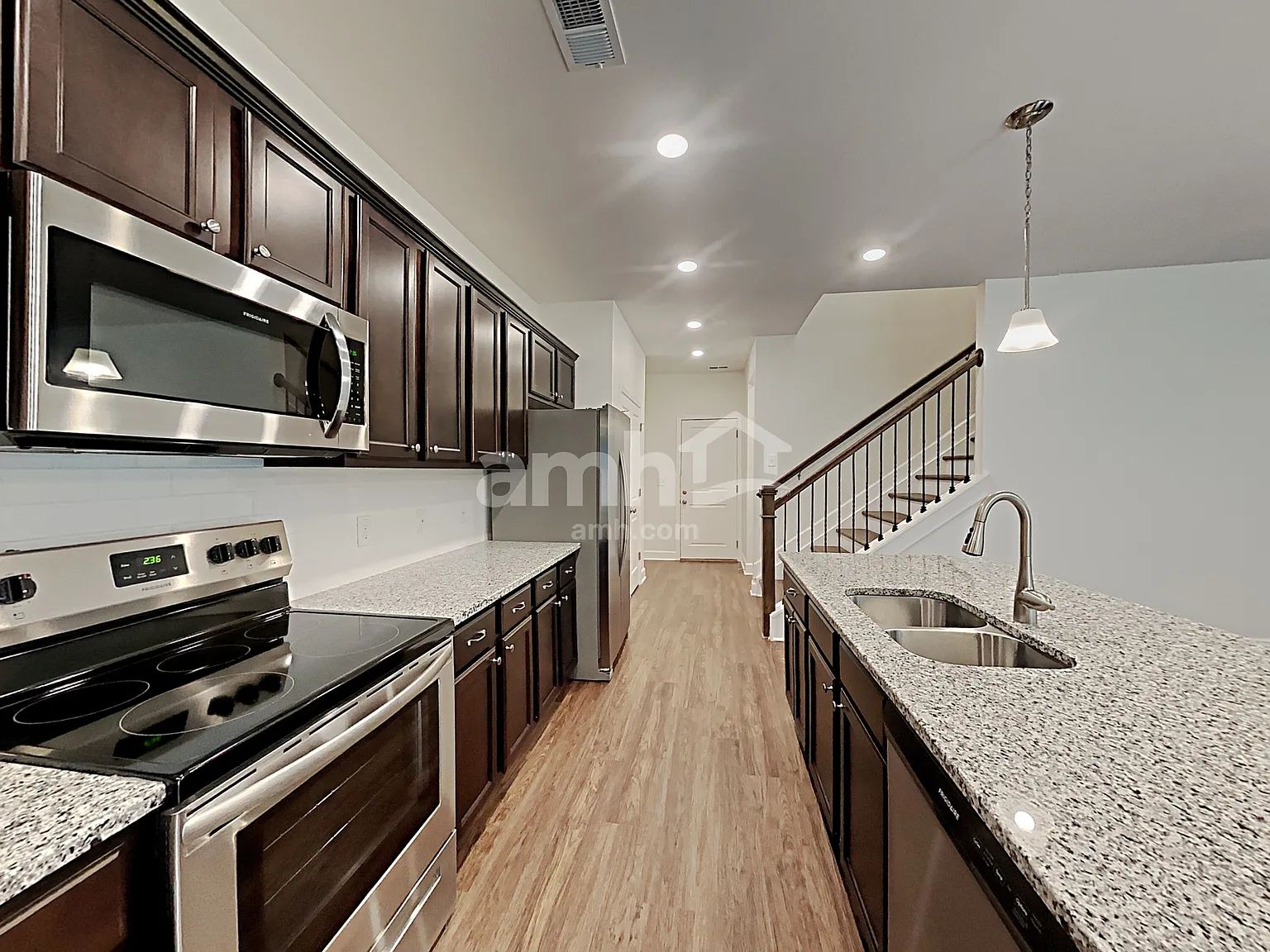 5 bed, 3.0 bath, 2596 sqft, $2,845 — Photo 3