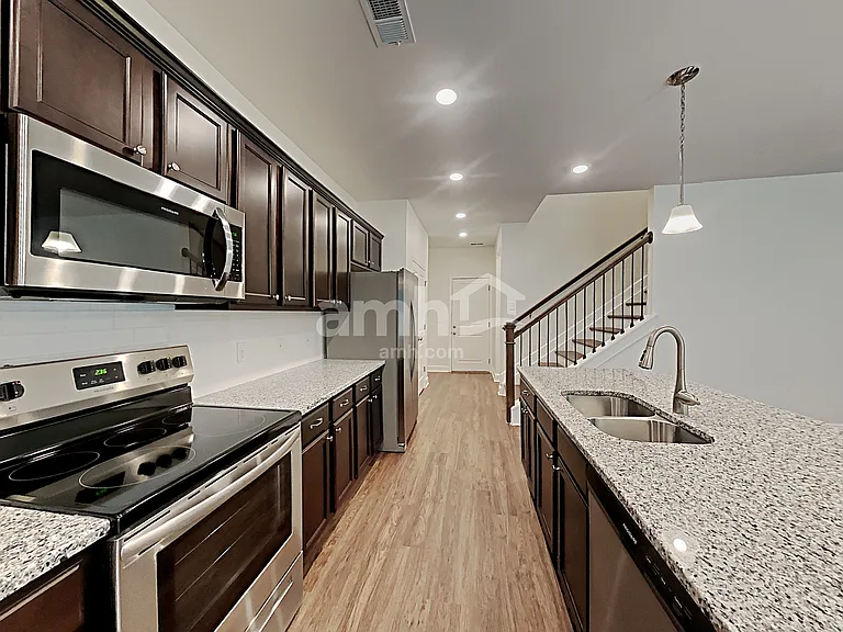 4507 Tarpon Dr — Photo 3