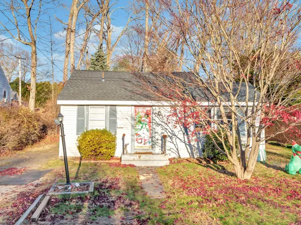 12 Hale Road, East Hampton, CT 06424