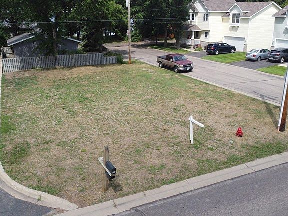 3rd image of 206 Montana Ave