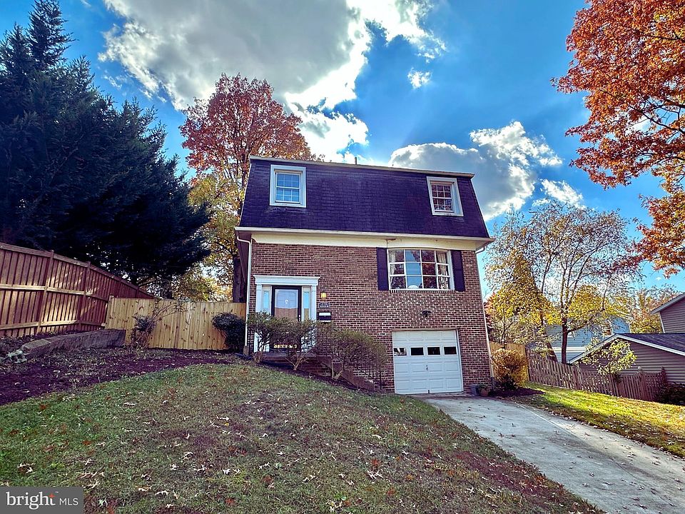 1st image of 250 Aspen St