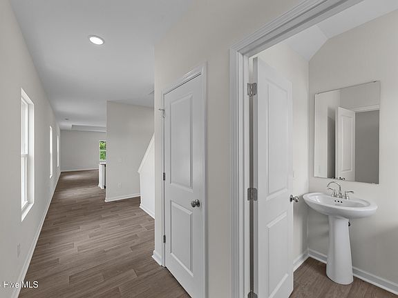 5th image of 4621 Swimming Lane #28