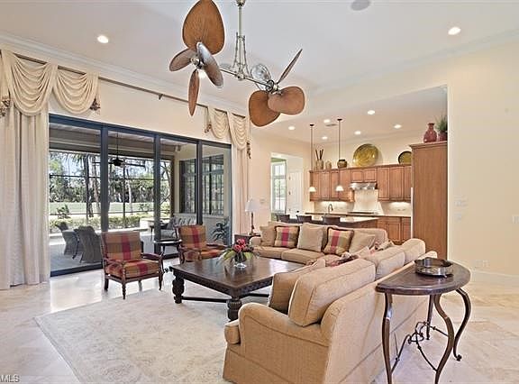 2nd image of 2935 Tiburon Blvd E