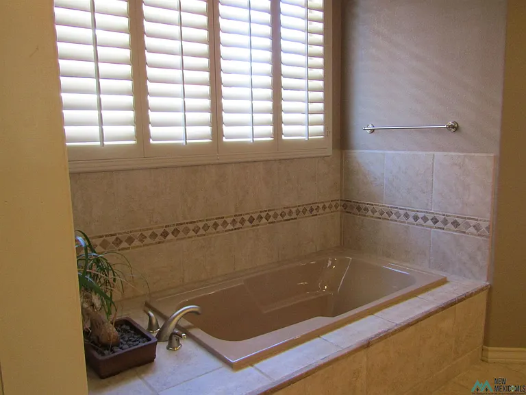 2104 W Ray Ave — Photo 29