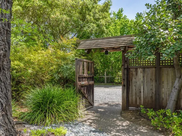 701 S Fitch Mountain Road S, Healdsburg, CA 95448