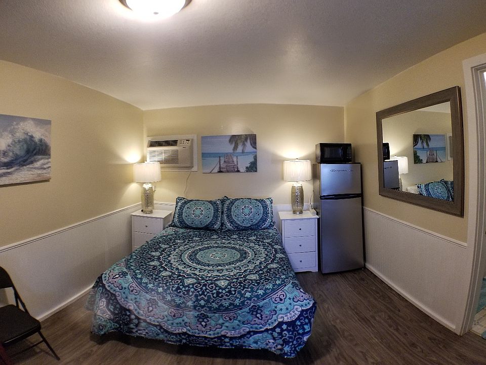 1st image of 1305 N Superior Ave #3