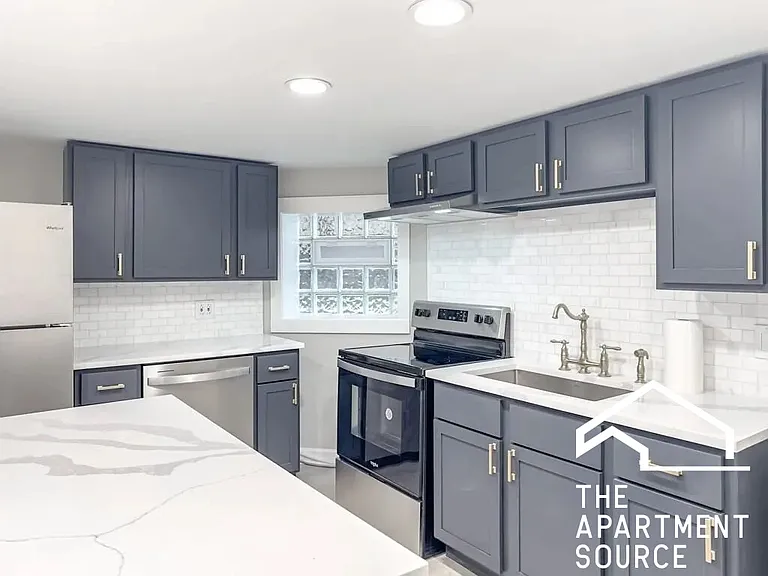 1536 N Hamlin Ave #G — Photo 19