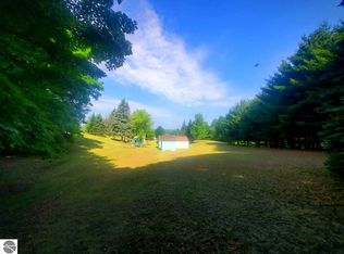 4170 N 15th Rd, Mesick, MI 49668