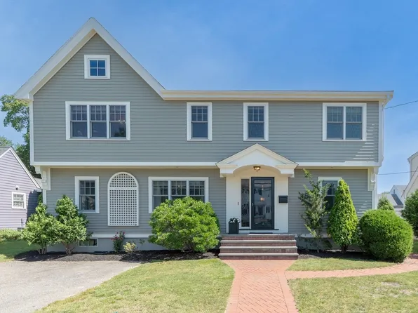 61 Colonial Dr, Arlington, MA 02474