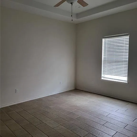 5600 Nightingale Ave #7 — Photo 7