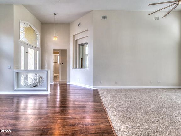 5th image of 2057 Country Club Dr