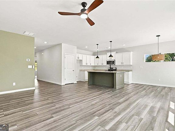 5th image of 437 Tom Avery Dr