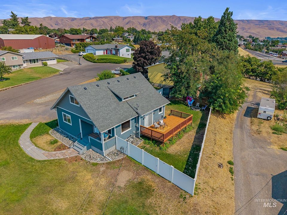 1st image of 610 18th Ave