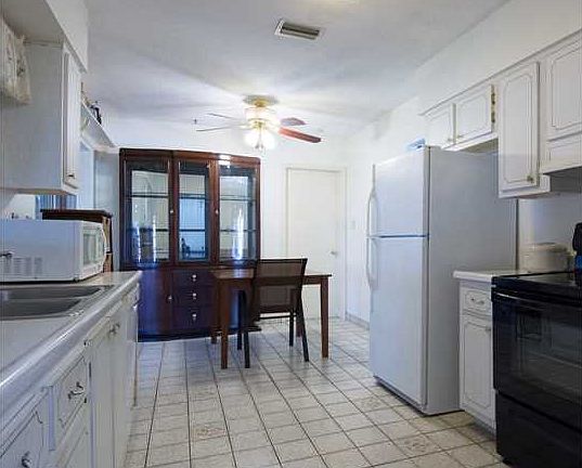 4th image of 7508 NW 71st Ave