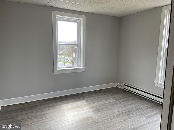 4th image of 567 S 1st Ave APT 3
