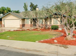 6117 Castlepoint St, Bakersfield, CA 93313