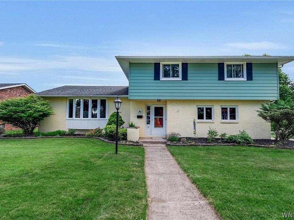 1st image of 15 Willow Dr