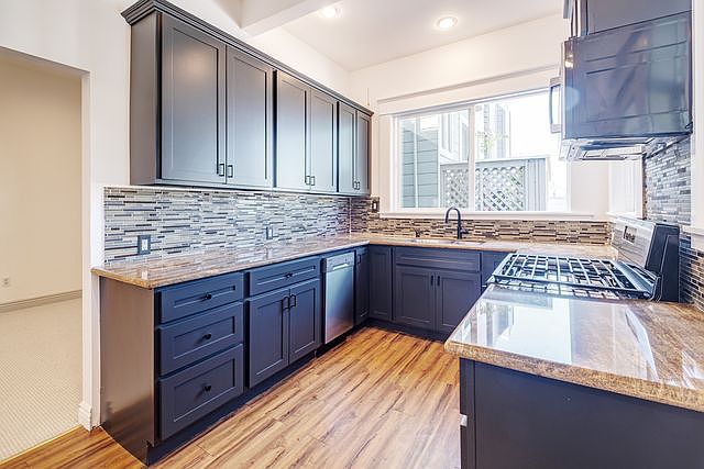 1st image of 378 Green St