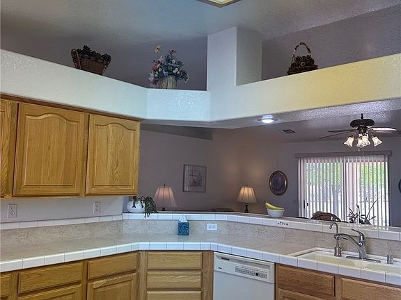 3rd image of 1461 E Elderberry St