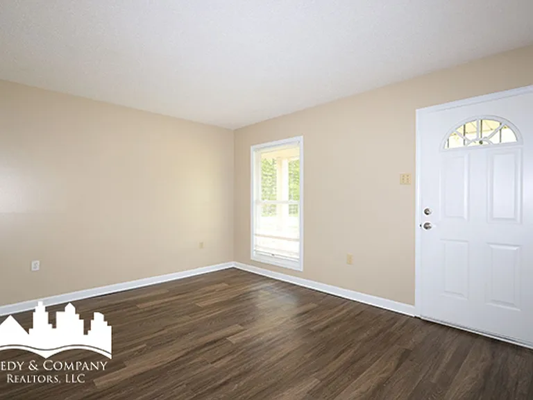 453 Fox Valley Dr — Photo 15