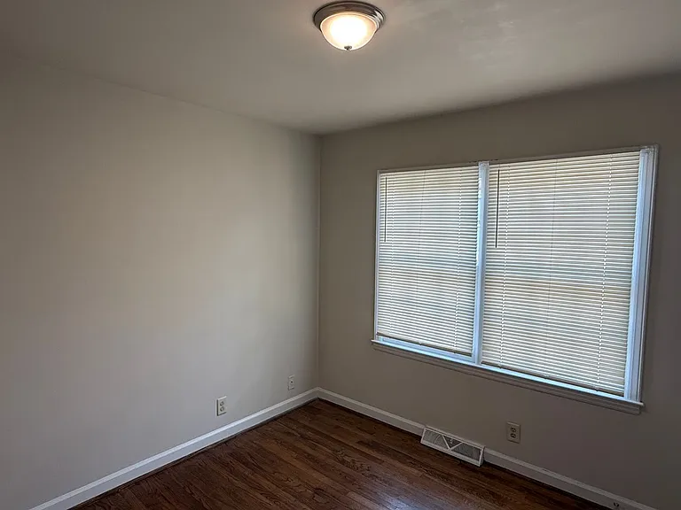 3721 Driftwood Dr — Photo 8
