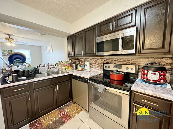 4th image of 506 Landview St Unit B