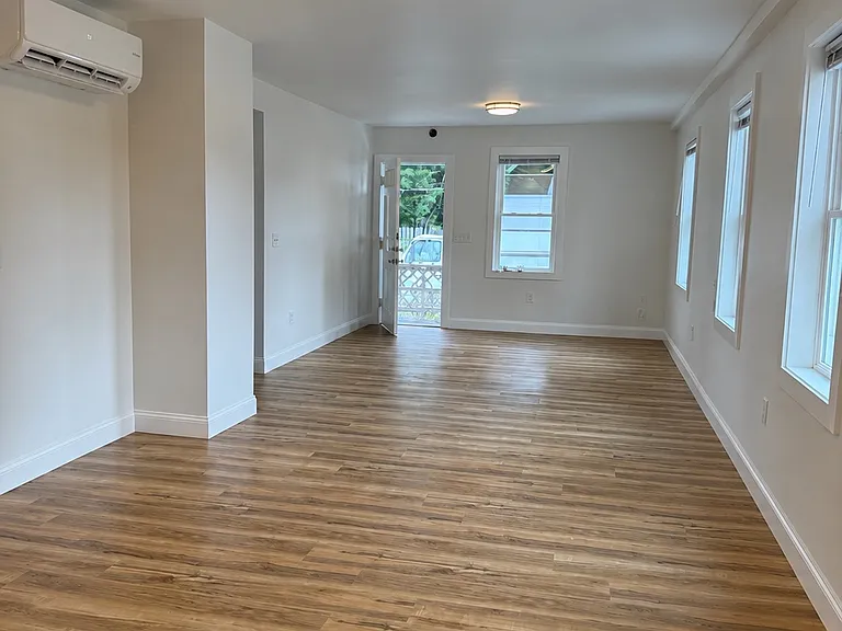 9 Colwell St #1 — Photo 2