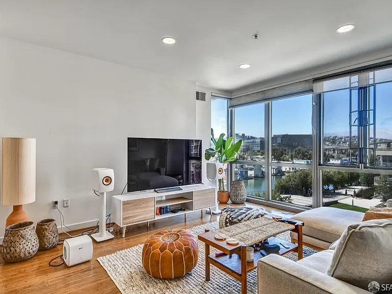 255 Berry St #703 — Photo 5