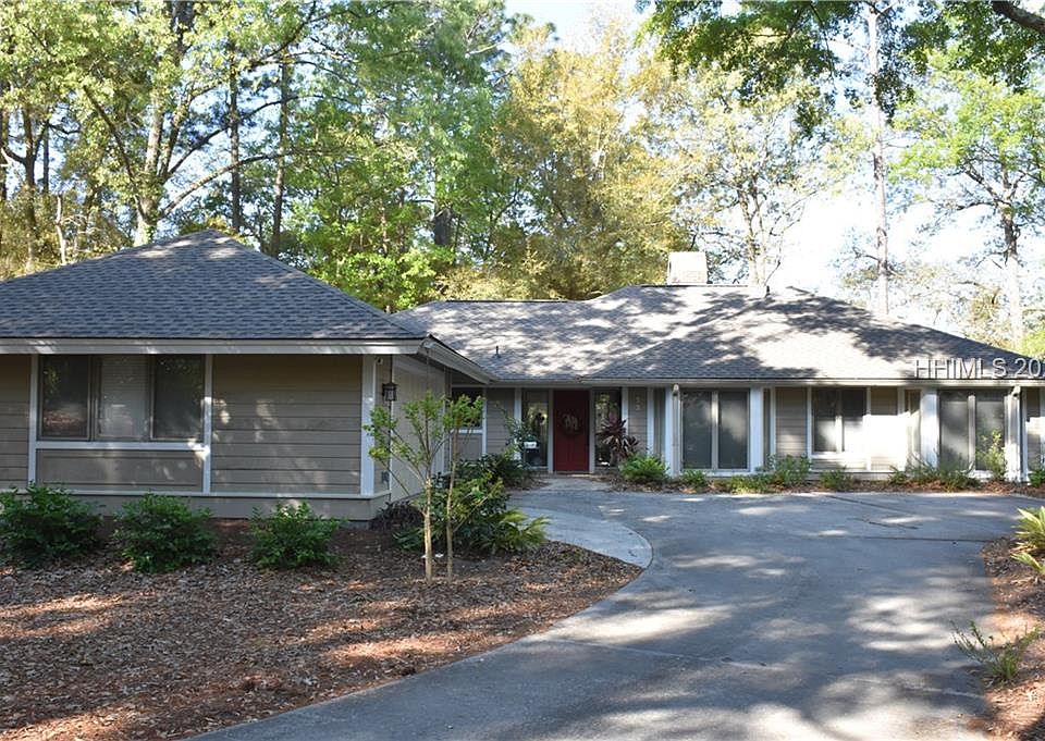 1st image of 33 Crooked Pond Dr